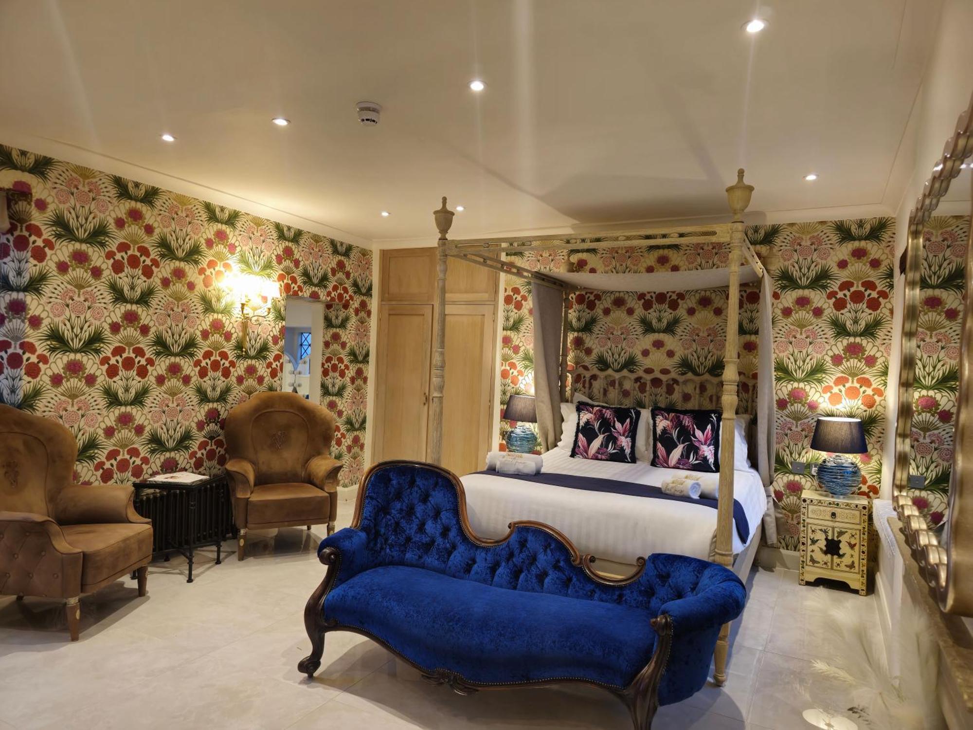 Weston Manor Hotel Екстер'єр фото