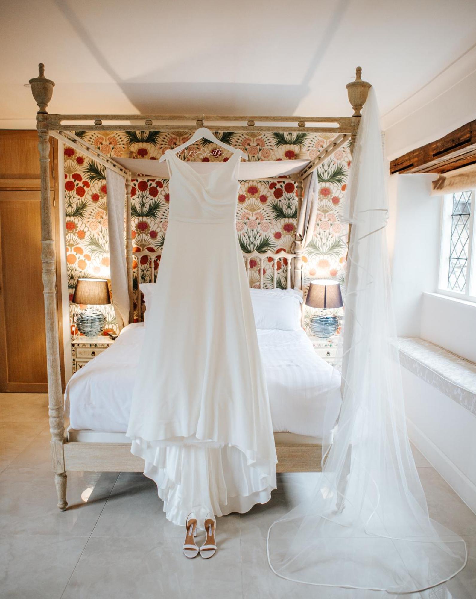 Weston Manor Hotel Екстер'єр фото